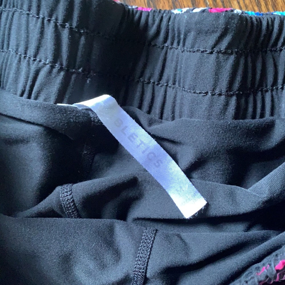 Fabletics Shorts - Picture 2 of 3